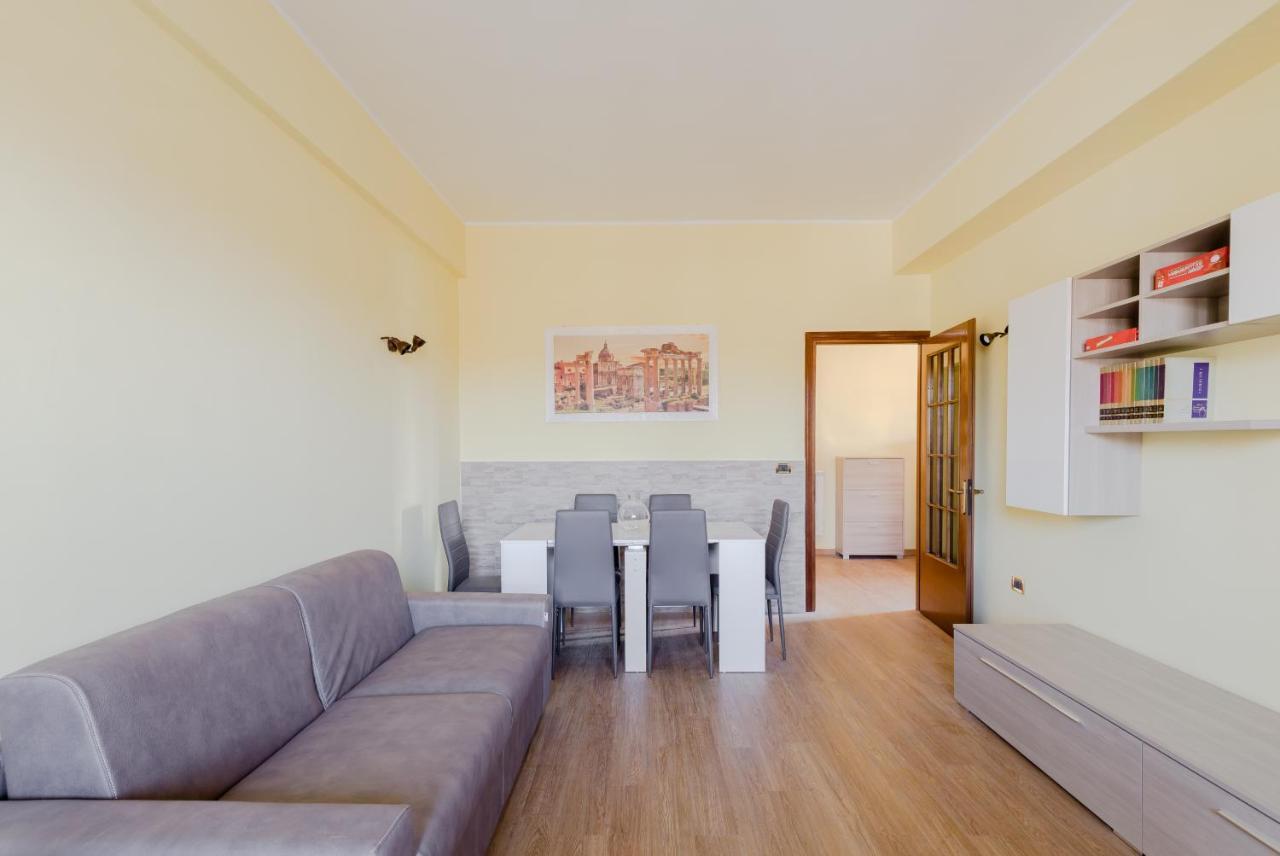 Le Rondini Apartment, 5 Persone, 2 Balconi, Policlinico Tor Vergata E Casilino Рим Екстериор снимка