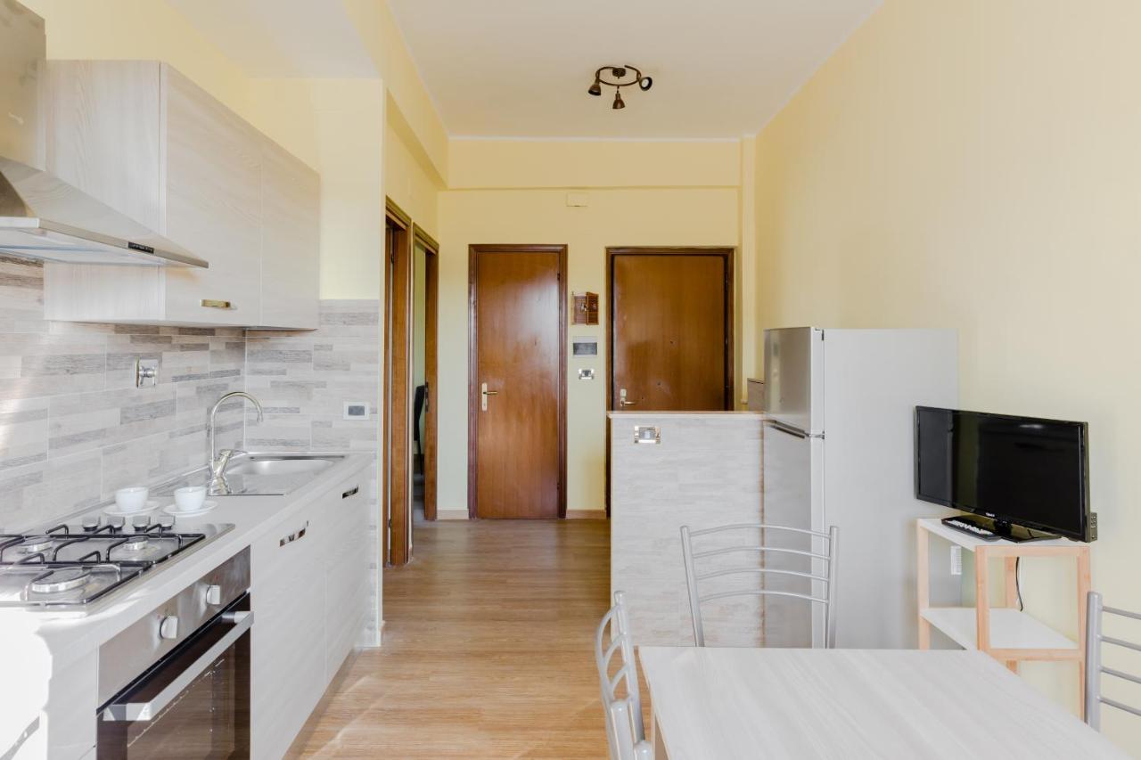 Le Rondini Apartment, 5 Persone, 2 Balconi, Policlinico Tor Vergata E Casilino Рим Екстериор снимка